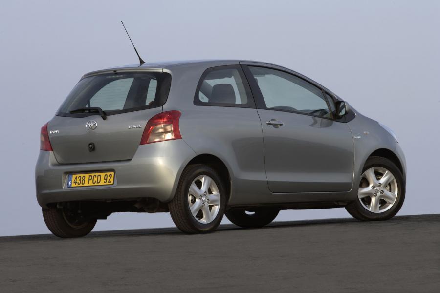  Toyota Yaris 2005 года  (фото 73 из 165)